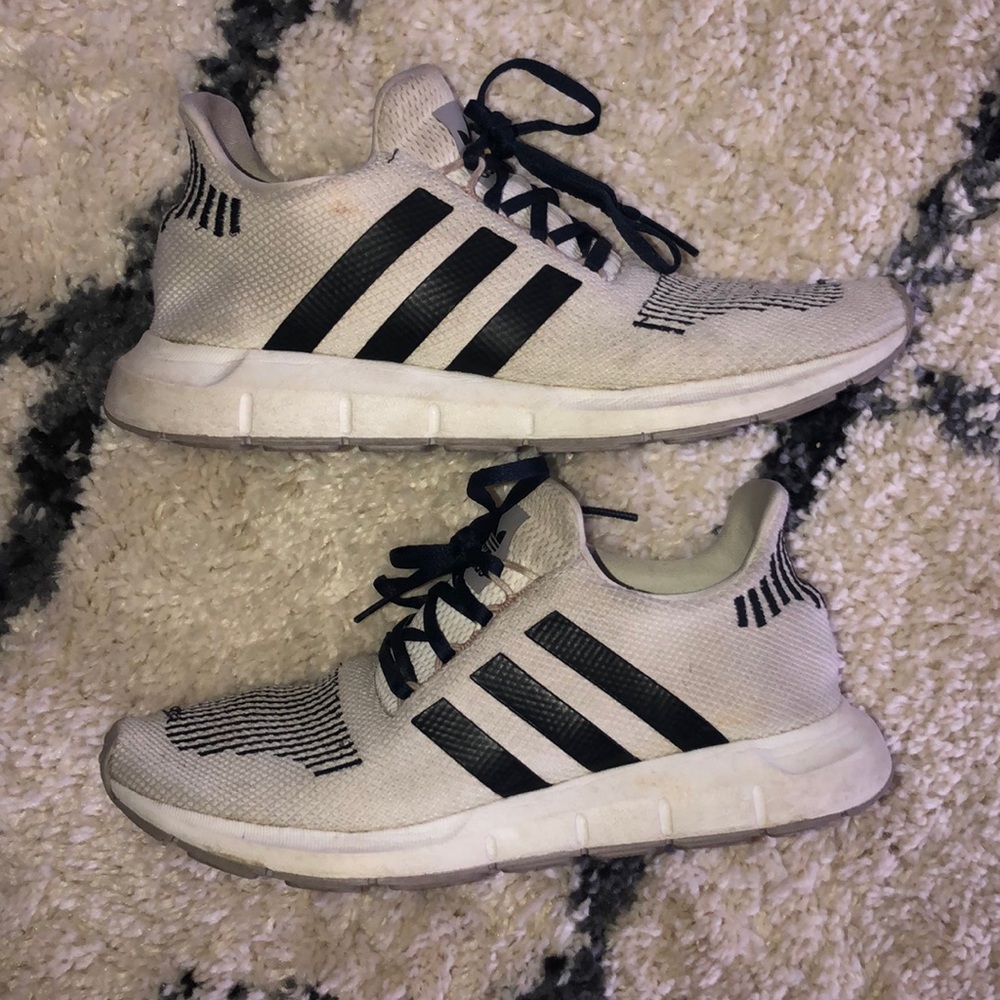 Adidas Swift Run Size - 7.5